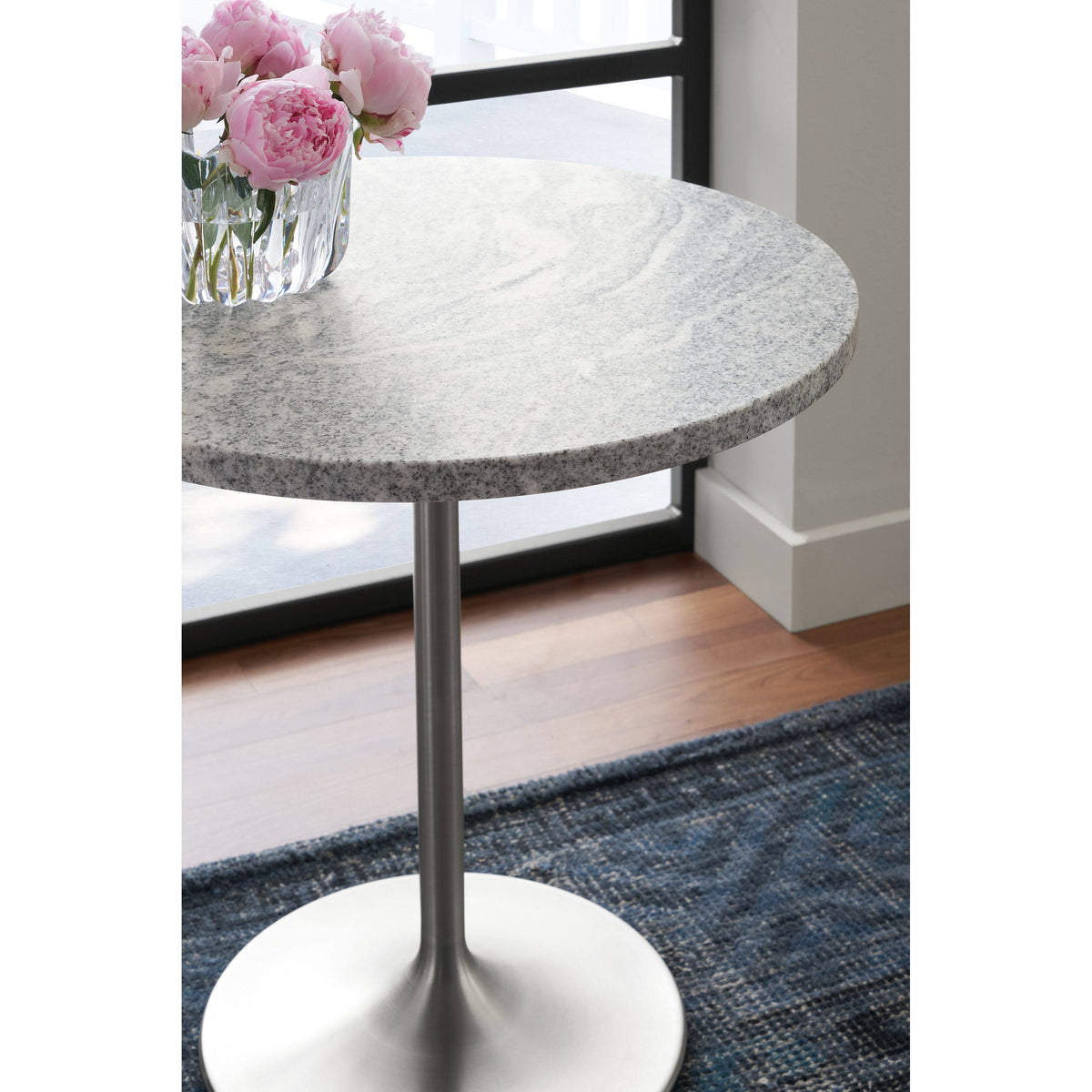 White Round End Table 18 Diameter 22H V85122