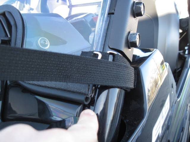 Windshield M937677