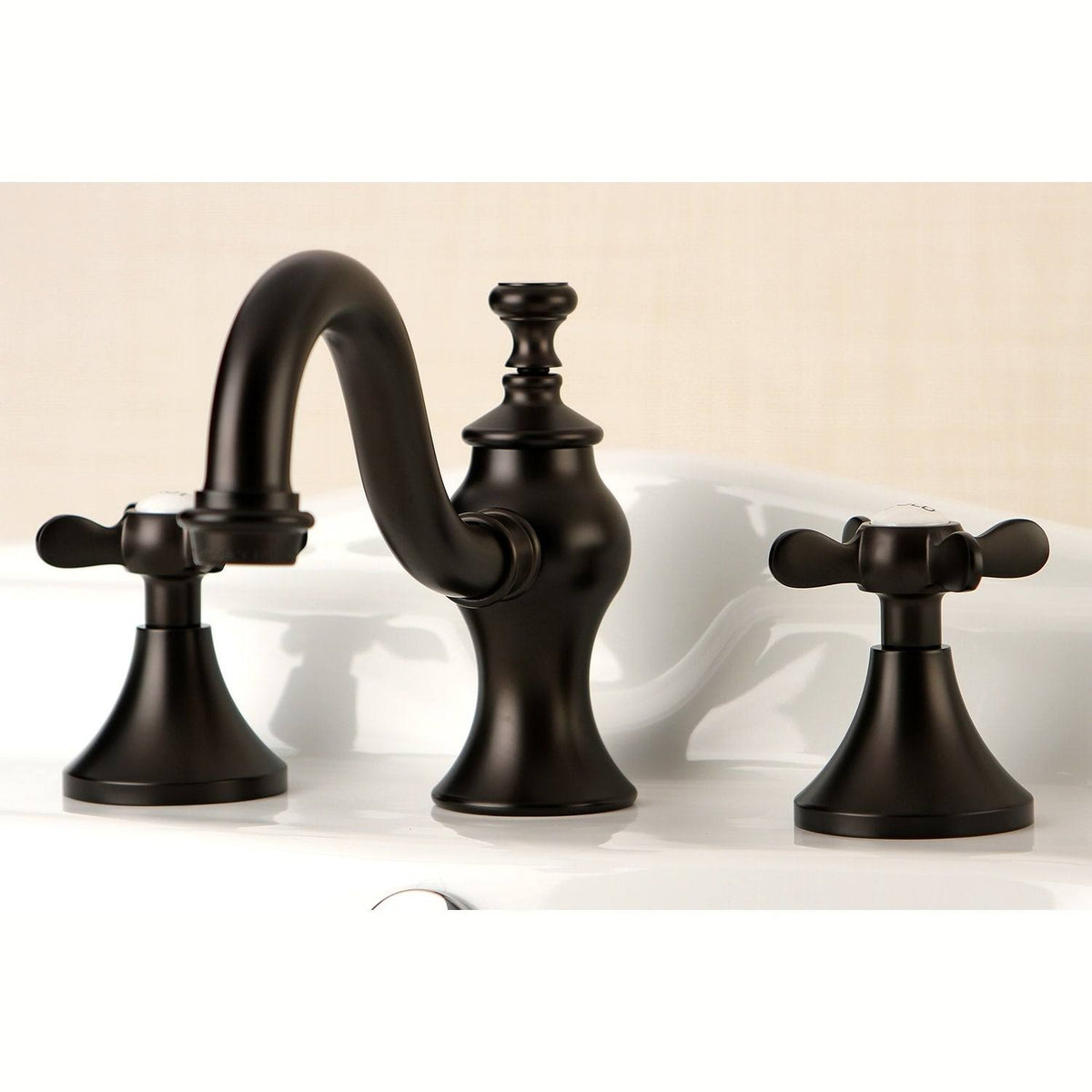 Polished Chrome Widespread Bathroom Faucet N99371