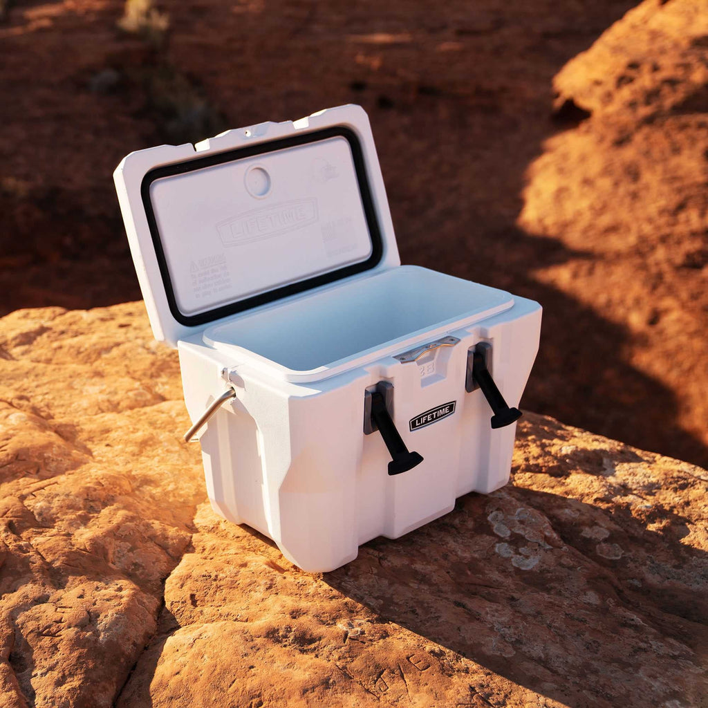 28 Quart High Performance Polyethylene Cooler M8375