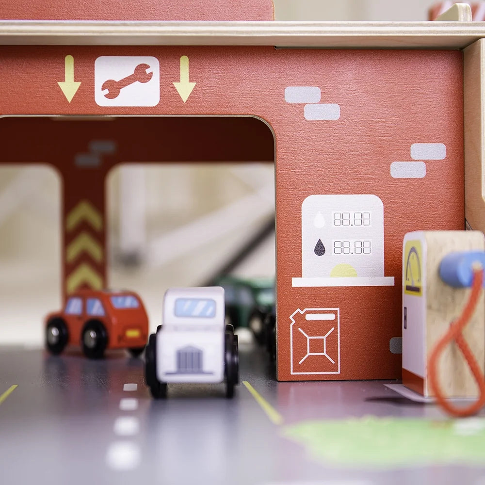 Park & Play Garage R37988