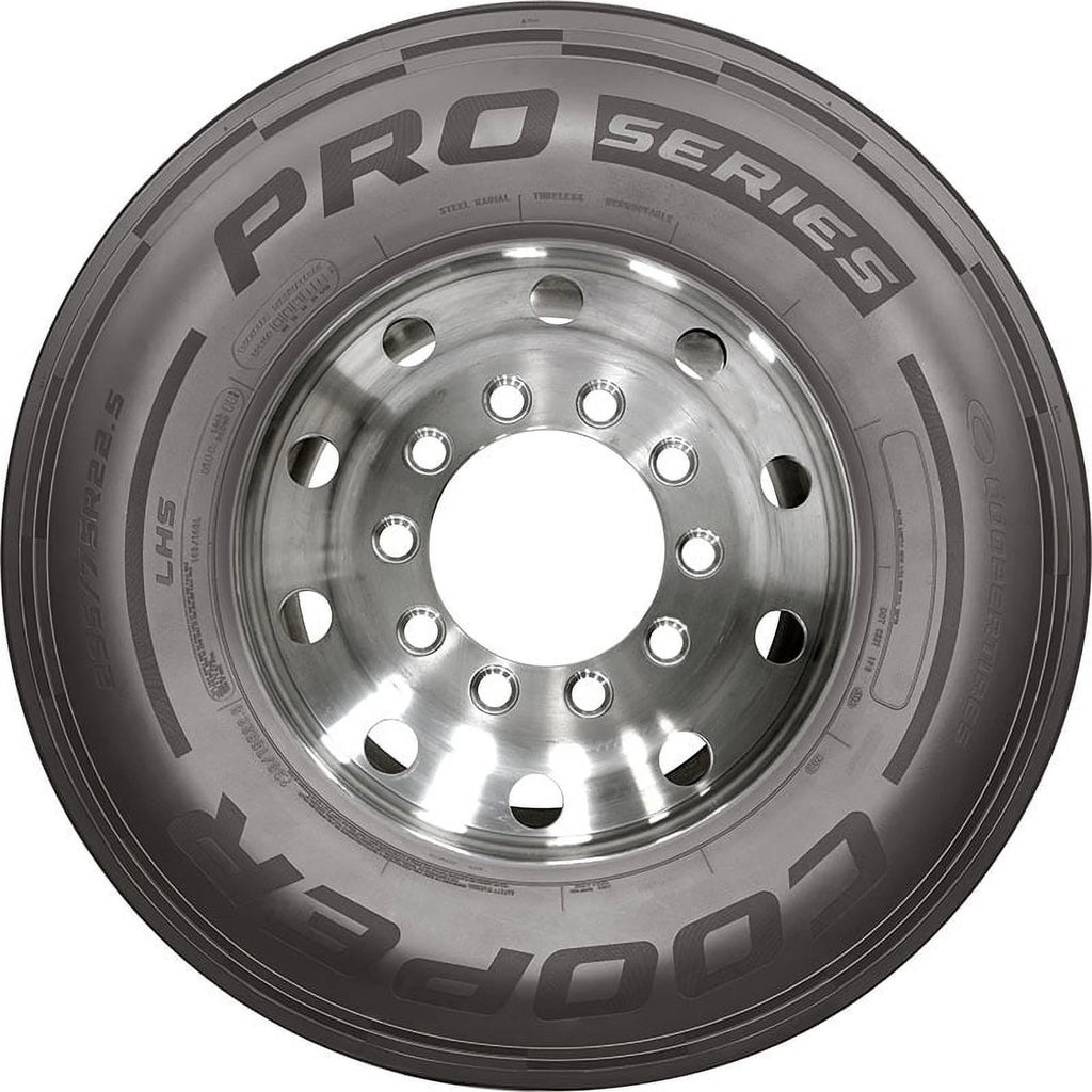 11R22.5 Tire M19156